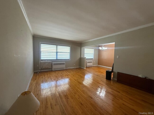 Photo - 30-34 73rd St