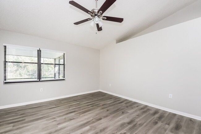 Photo - 613 Deauville Ct