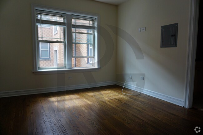 Building Photo - 3820 N Sheffield Ave Rental