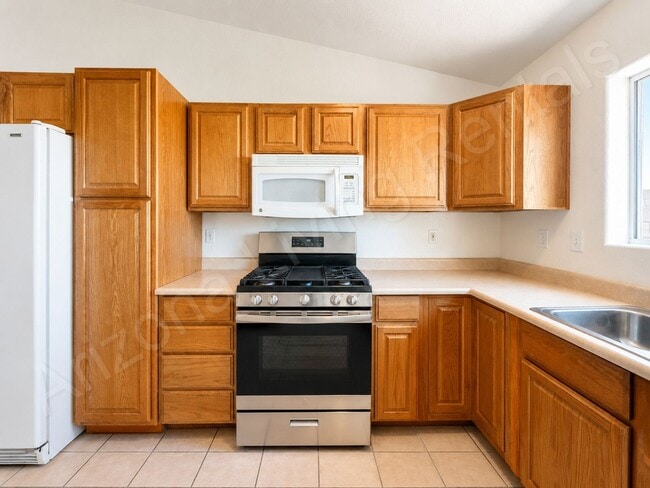 Photo - COOL SHADE, COZY LIVING, CONVENIENT LOCATION