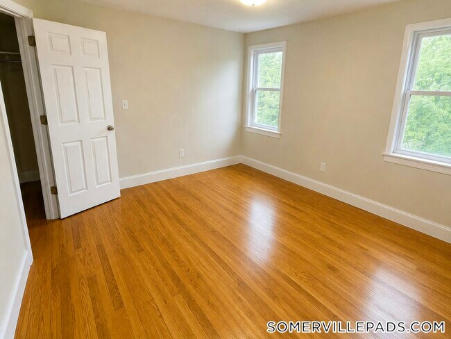 17 Sycamore St Unit 2