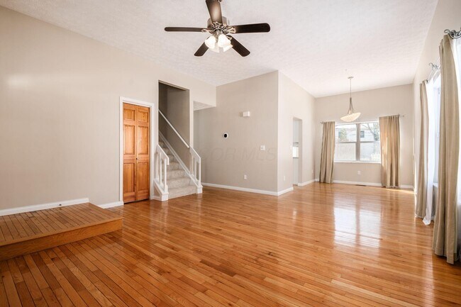 Photo - 4931 Leybourne Dr