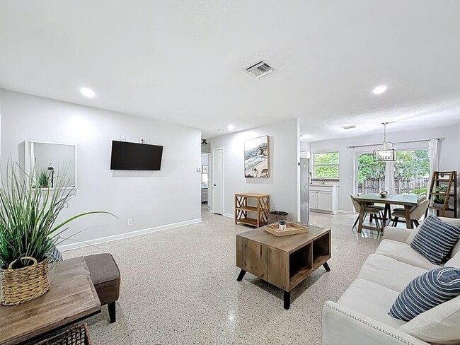 Photo - 2840 NE 16th Ct