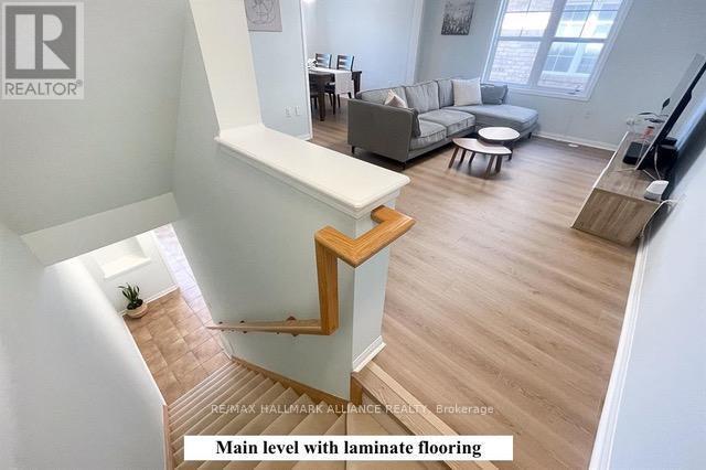 Photo - 925 Hasselfeldt Heights