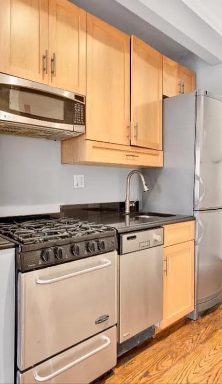 Photo - 248 Mott St Unidad 5-6