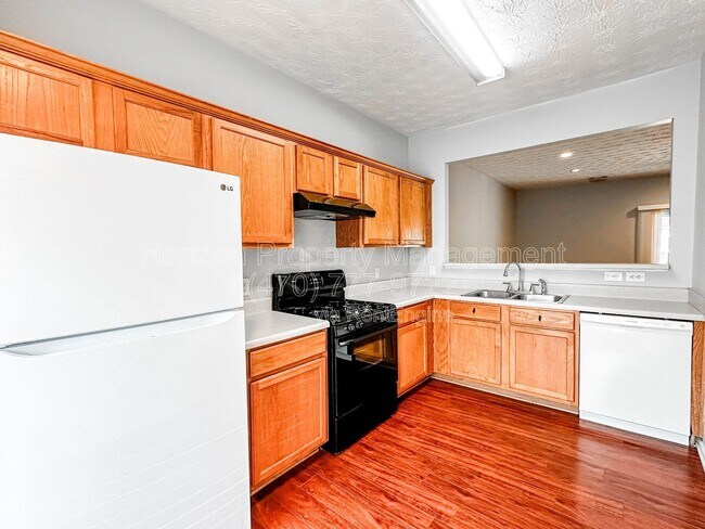 Photo - 19 Pearl Chambers Dr