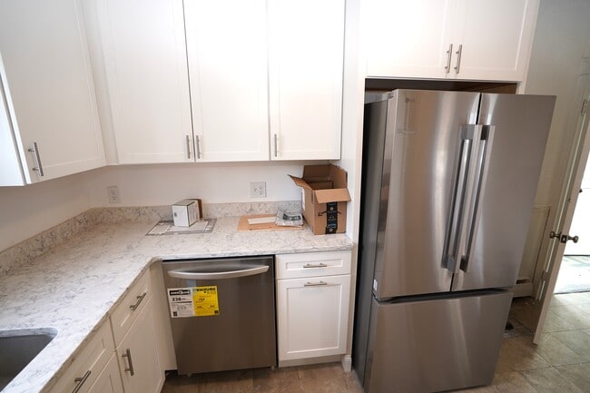 Photo - 81 Waverly St Unidad 2