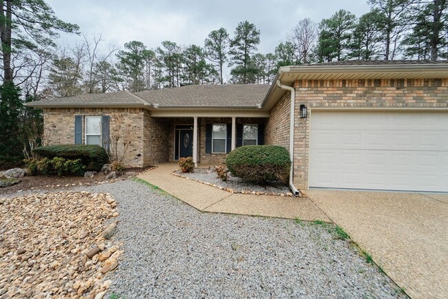 Photo - Charming 4 bedroom, 2 bathroom located in the picturesque Hot Springs Village