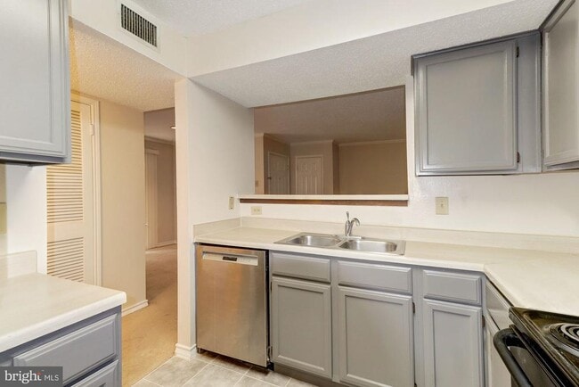 Photo - 1511 Lincoln Way Unit 104