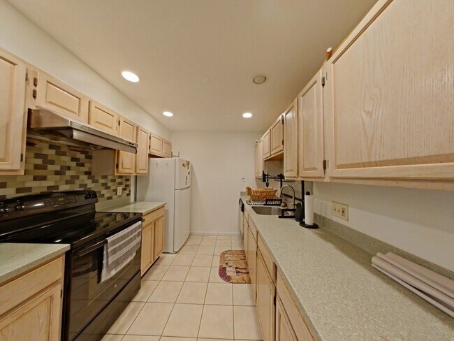 Photo - 85 E Squantum St Unidad 11