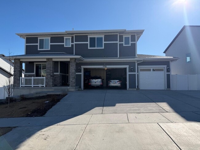 Building Photo - 2506 N Geranium Dr