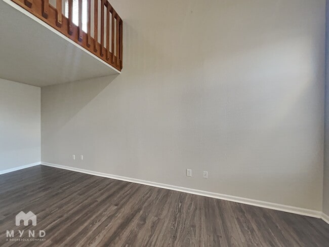 Photo - 1698 Prairieview Ln