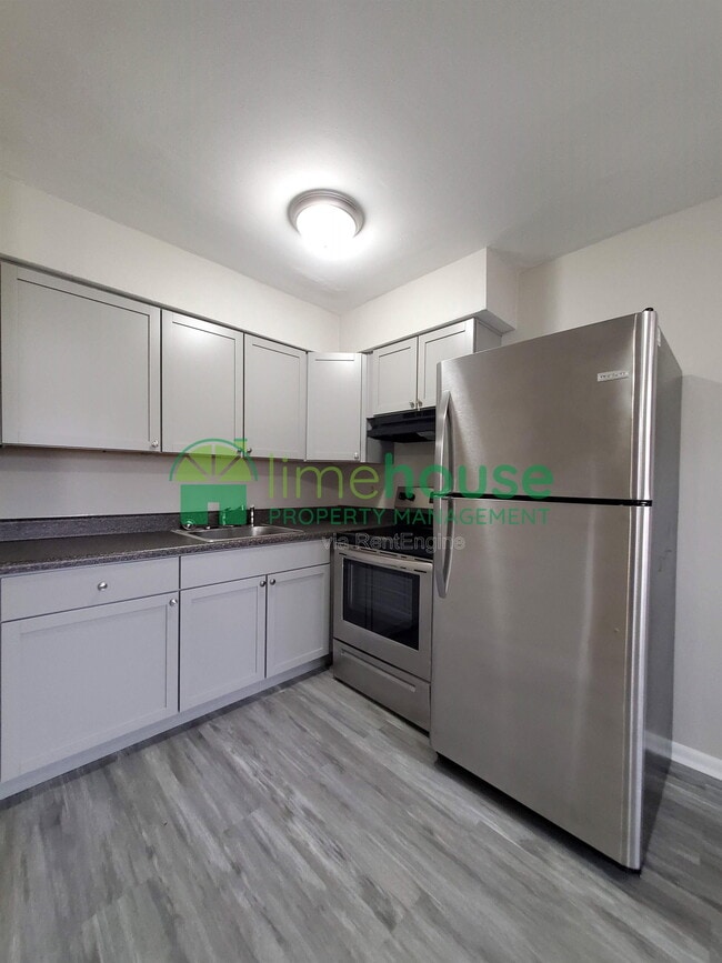 Building Photo - 9117 Chesapeake Blvd Unit 4