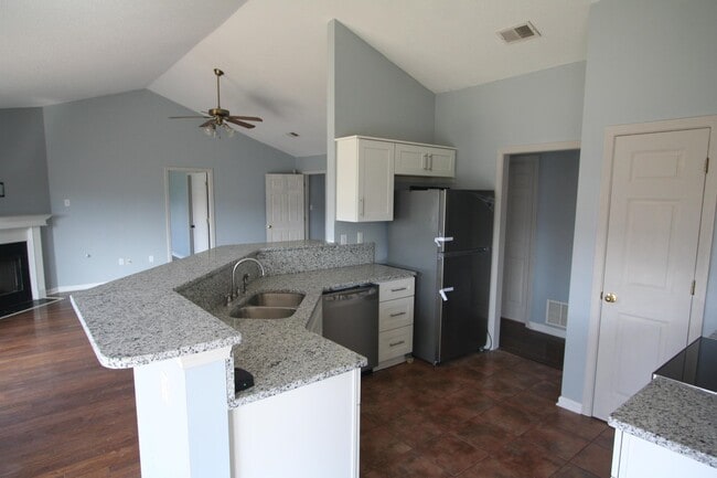 Photo - 5707 Antler Trail