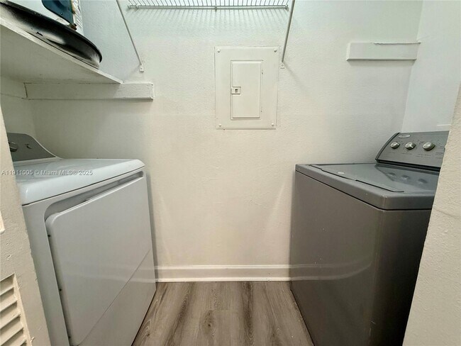 Photo - 3988 NW 87th Ave Unidad 0