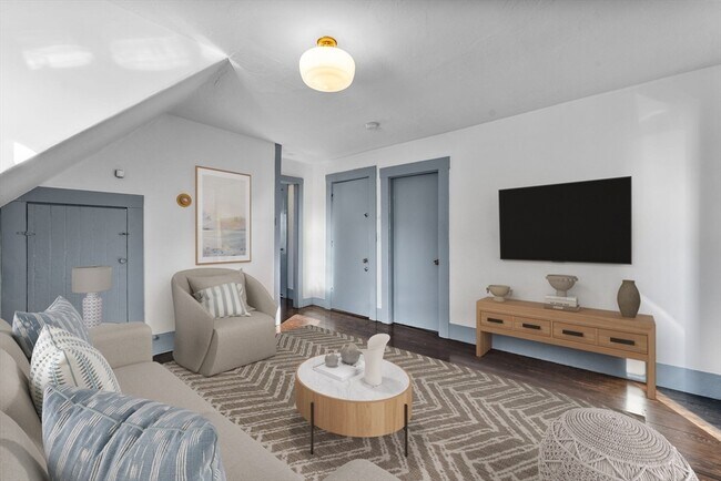 Photo - 8 Carlton St Unit 3