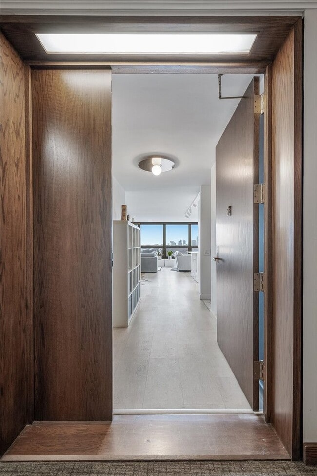 Photo - 360 E Randolph St Unit 1002