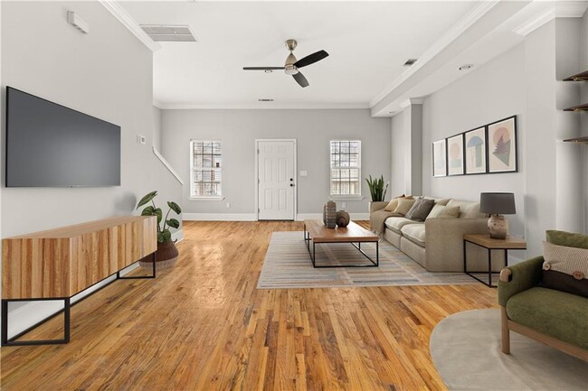 Photo - 66 Weyman Ave SW