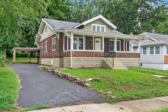 Photo - 9006 Baroda Ave