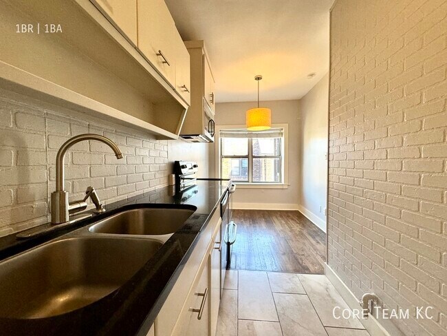 Photo - 710 W 48th St Unit 303