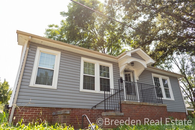 Building Photo - 207 Jefferson St