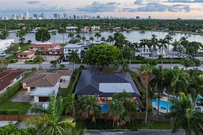 1141 N North Lake Dr