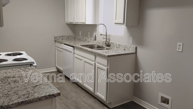 Photo - 281 Graystone Cir