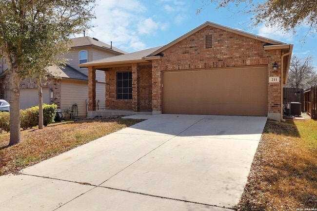 Photo - 211 Finch Knoll