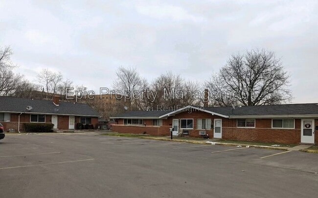 Building Photo - 1030 Montie Rd