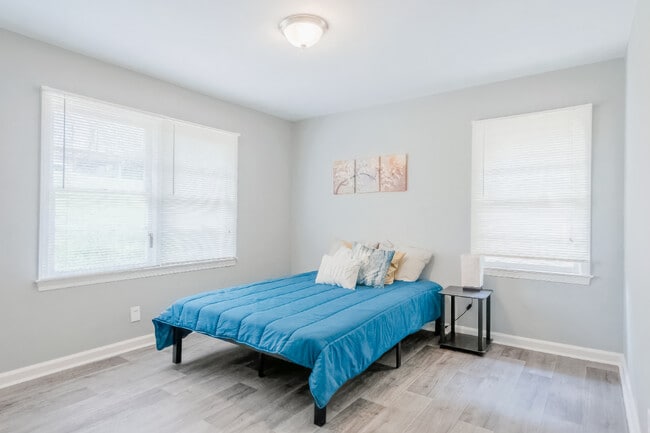 Photo - 2684 Loghaven Dr NW