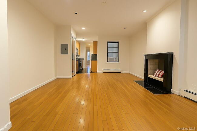 Building Photo - 206 E 124th St Unit 3A