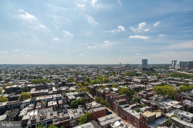 Building Photo - 2031 Locust St Unit 1701