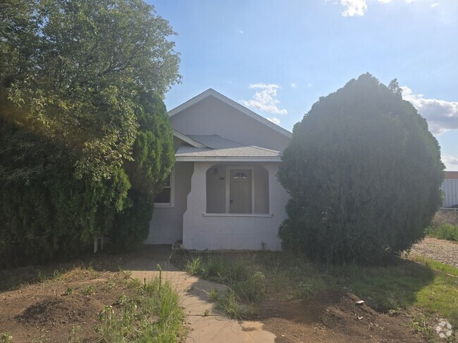 Building Photo - 312 S Avenue B Rental