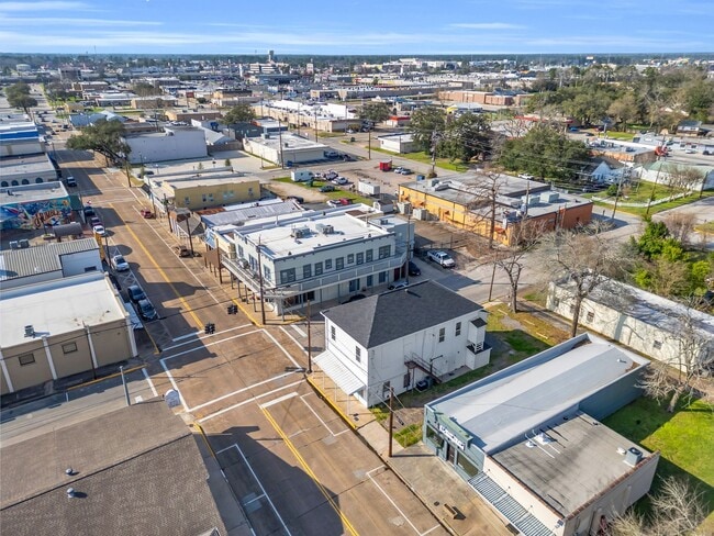 Photo - 401 E Main St