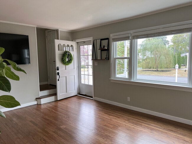 Photo - 21 Runyon Ave