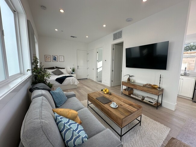 Photo - 4067 Michael Ave