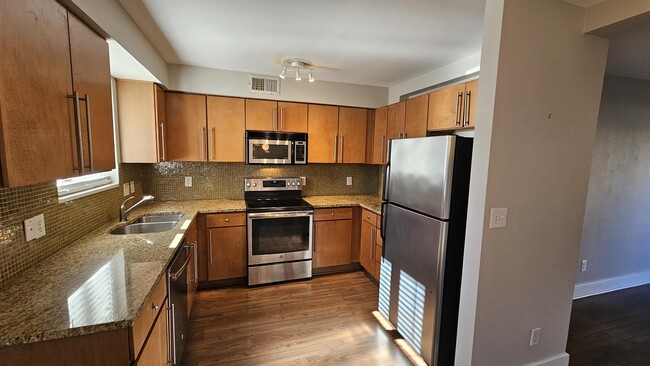 Photo - 2427 Vail Ave Townhome