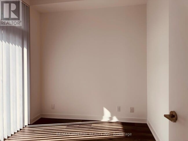 Photo - 180 Front St E Unité 2506