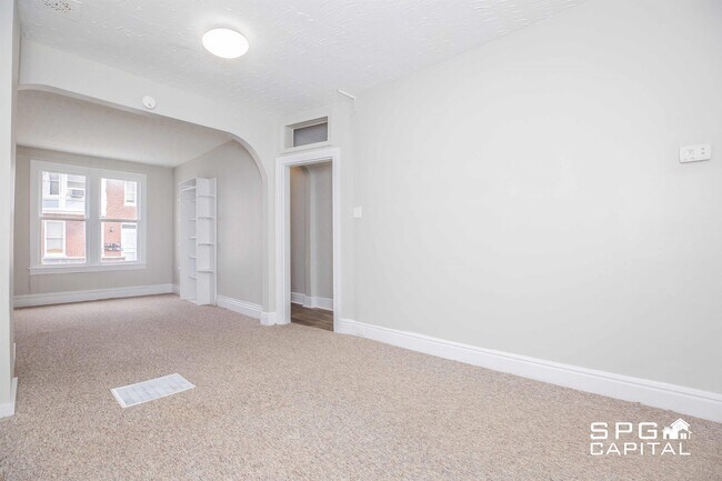 Photo - 653 W College Ave