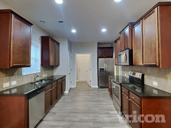 Photo - 246 Viking Ln