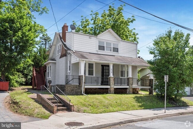 Building Photo - 236 E Butler Ave Rental
