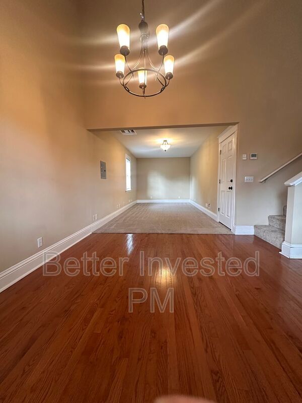 Photo - 2065 Hoen Ave