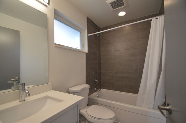 Photo - pre leasing for fall 2024
