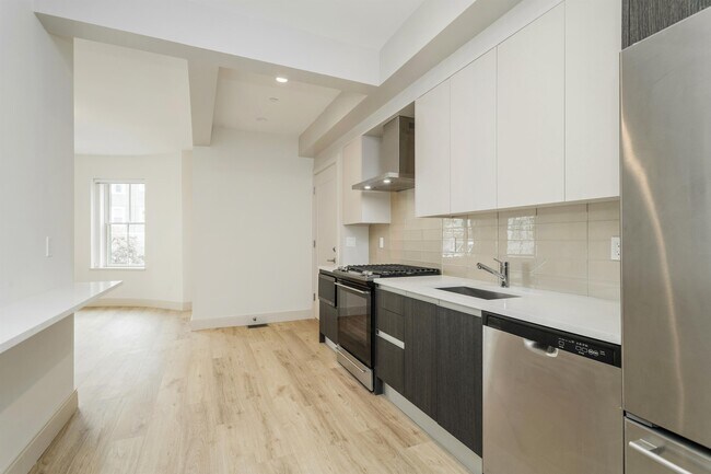 Photo - 178 Saint Alphonsus St Unit 1