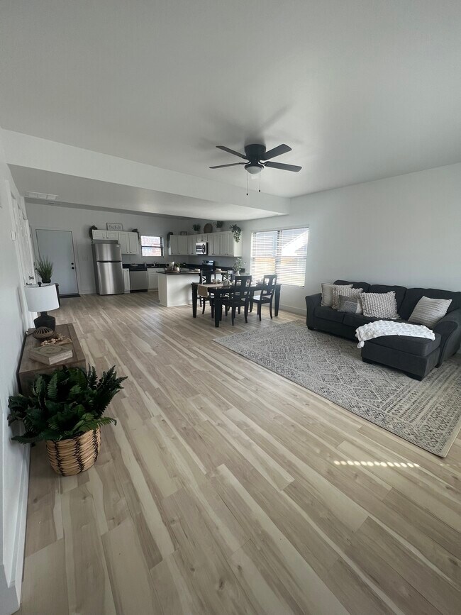 Photo - 1124 Winton Pl