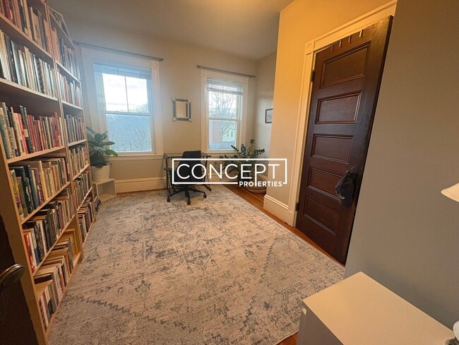 Photo - 107 Oxford St