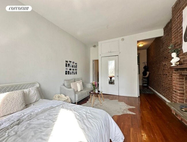 Photo - 1670 York Ave