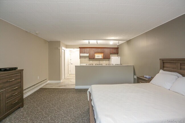 Photo - 30 US-9W Unit 23