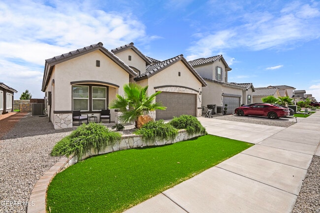 Photo - 13920 Loreina Luz Ave