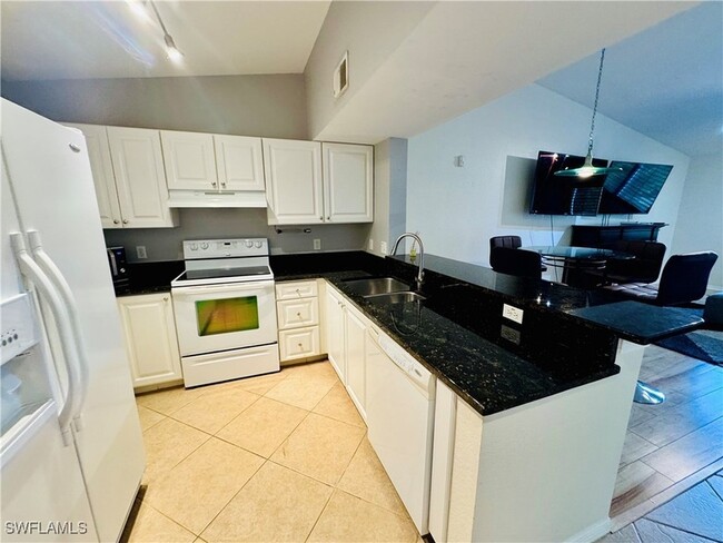 Photo - 8244 Key Royal Cir Unidad 633 Rental